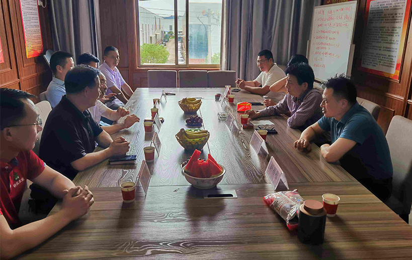 【綠色領航·智慧交融】華洲木業(yè)董事長率團深訪鐘氏木業(yè)，共譜江西綠色發(fā)展新篇章(圖5)